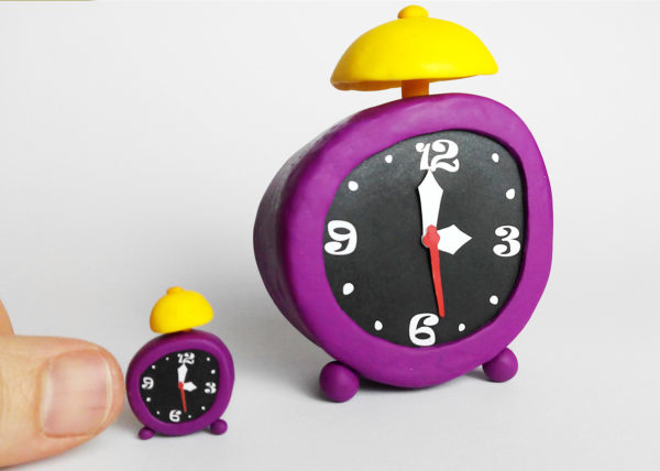 Props - Small alarm clock and big alarm clock